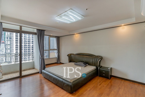 ❗️#URGENTSALE ❗️Premium 3-Bedroom Condo✨🍃-📍De Castle Royal, BKK1, Phnom Penh