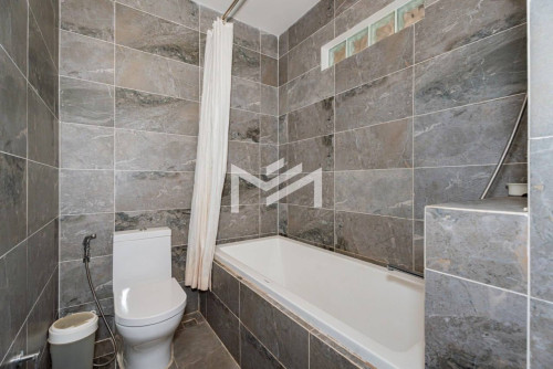 2 bedrooms Aura condominium