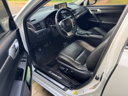 2013 Lexus CT 200h for rent