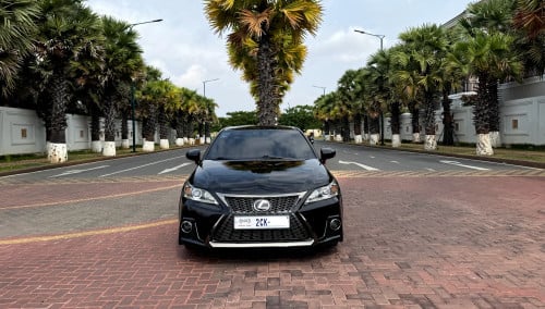 2013 Lexus CT 200h F Sport for rent