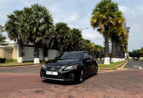 2013 Lexus CT 200h F Sport for rent