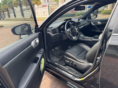 2013 Lexus CT 200h F Sport for rent