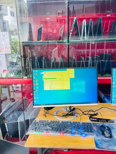 All in one 24inch 1ឈុត 55$ស្ទើScreen ក្រហមអាចប្រើបាន 👉🏻22មុឺនរៀល