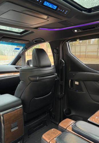 Alphard 2016. Hybrid ផ្លាកលេខ កម្ពុជា 49500$