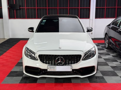 C300 AMG 2015 / Black / White