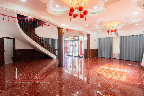 Commercial Villa For Rent in BKK1