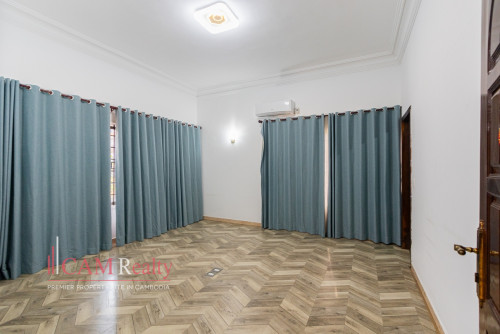 Commercial Villa For Rent in BKK1
