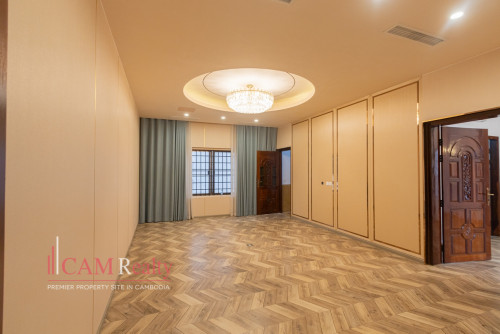Commercial Villa For Rent in BKK1