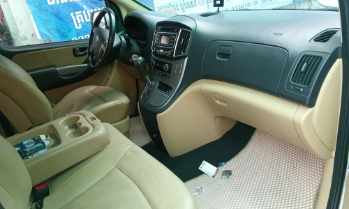 Hyundai H1 2019 full option 2BAxx