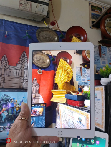 iPad (6th generation) 32g / ប្រេី sim+WiFi សុំណុំហ្សុីនទាំងអស់ លក់តំលៃក្រោមទីផ្សារនៅកម្ពុជា 90$ ដាច់