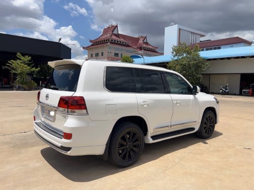 Land Cruiser 2008 upgraded 2021
