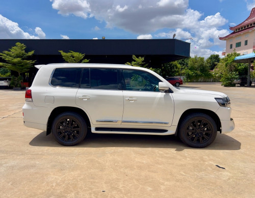 Land Cruiser 2008 upgraded 2021