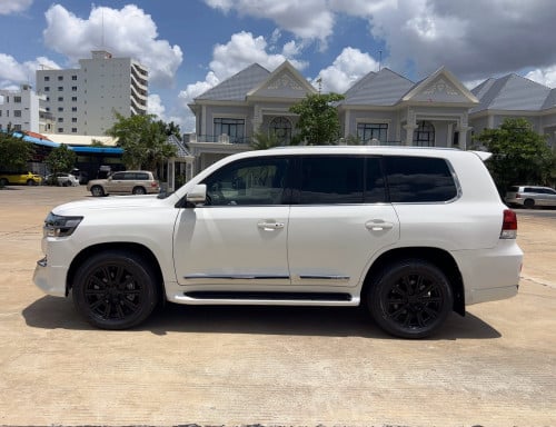 Land Cruiser 2008 upgraded 2021