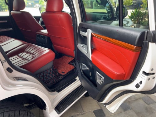 Land Cruiser 2008 upgraded 2021