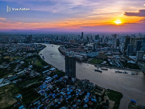 Large 95 sqm 2 bedroom Vue Aston