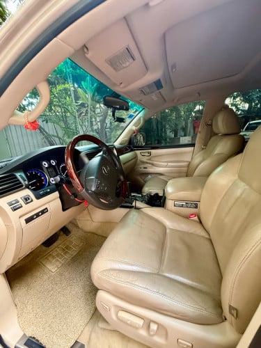 Lexus 570 year2011 Specs Arab Gold color