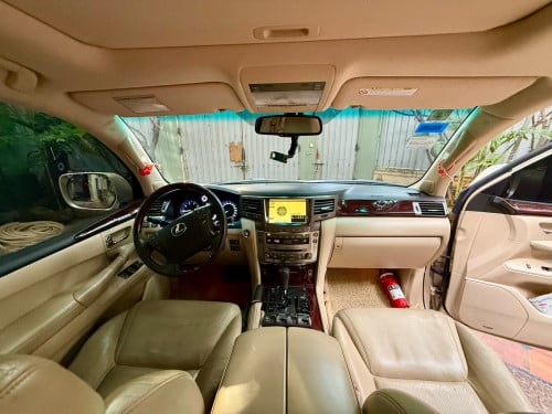 Lexus 570 year2011 Specs Arab Gold color