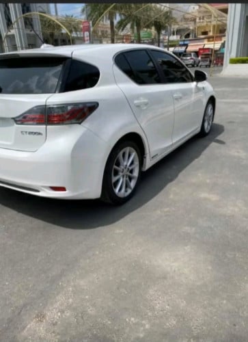 Lexus ct 200h  2013 Foport full option 2BGxx
