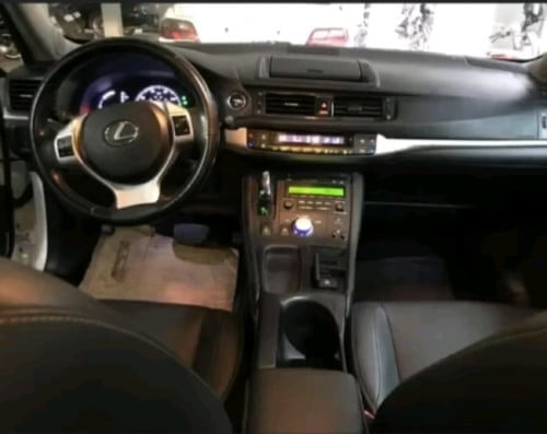 Lexus ct 200h  2013 Foport full option 2BGxx