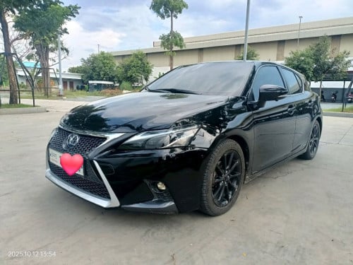 Lexus CT 200h 2013 Fsport full option 2BR