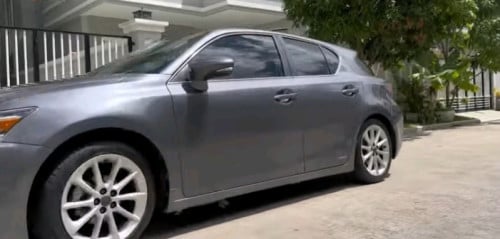 Lexus CT 200h 2013 full option 2BHxx