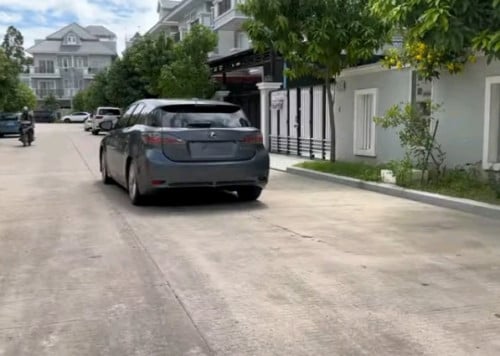 Lexus CT 200h 2013 full option 2BHxx