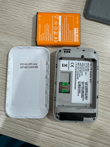 Modem Wifi ប្រេីស៊ីម ភ្ជាប់បានច្រើន ទូរសព្ទ ថ្ម3000 mAh អាប្រេីបានរហូតដល់14h