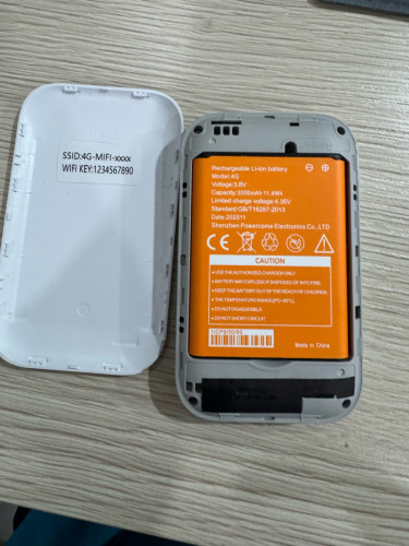 Modem Wifi ប្រេីស៊ីម ភ្ជាប់បានច្រើន ទូរសព្ទ ថ្ម3000 mAh អាប្រេីបានរហូតដល់14h
