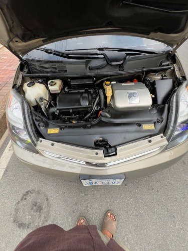 Prius 2007 half full