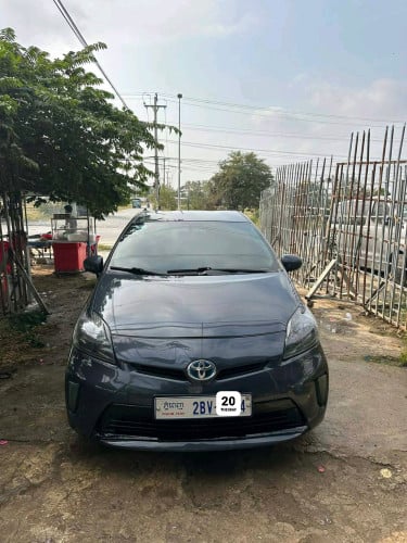 Prius full option 3 2012  2B