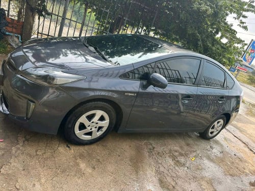 Prius full option 3 2012  2B
