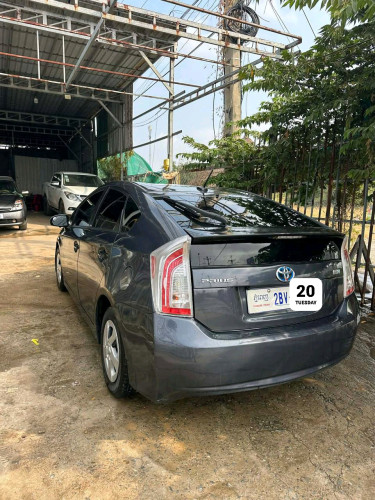 Prius full option 3 2012  2B