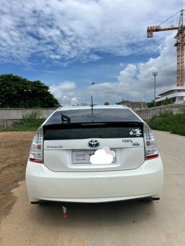 Prius full option 3 2BM ម្ចាស់ដើម ឡានថ្មី