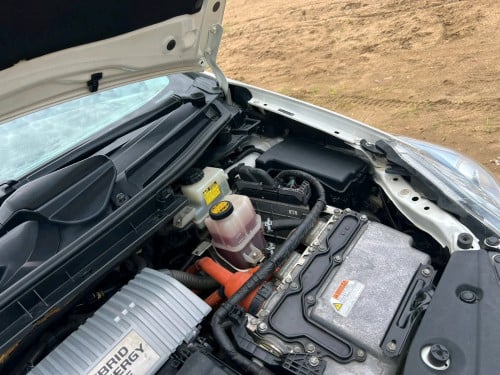 Prius full option 3 2BM ម្ចាស់ដើម ឡានថ្មី