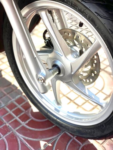 SCOOPY I 2019( ម៉ូតូស្អាត90%មិនមានក្រូម៉េខ្ចៅនិងបាញ់ថ្នាំ)
