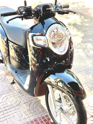 SCOOPY I 2019( ម៉ូតូស្អាត90%មិនមានក្រូម៉េខ្ចៅនិងបាញ់ថ្នាំ)