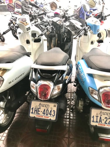 SCOOPY I 2019( ម៉ូតូស្អាត90%មិនមានក្រូម៉េខ្ចៅនិងបាញ់ថ្នាំ)