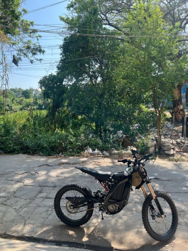 Surron LBX 2025 ទេីបជិះបាន 1 ខែ លក់វិញ 3900$ កាល់ទិញ 4200$