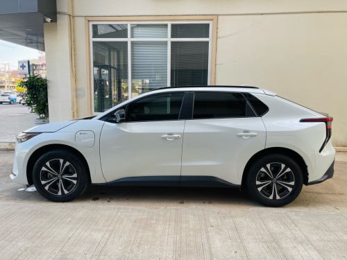 Toyota BZ4x Option Max