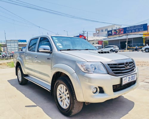 Toyota Hilux Vigo 2014 សំណុំហ្សុីន ឡានក្រុមហ៊ុន ថ្មីឥតទាស់