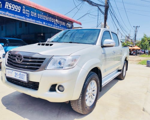 Toyota Hilux Vigo 2014 សំណុំហ្សុីន ឡានក្រុមហ៊ុន ថ្មីឥតទាស់