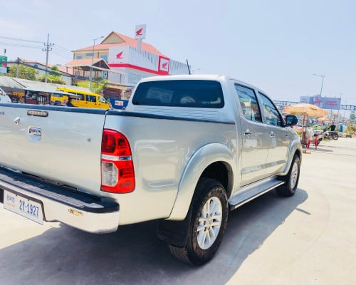 Toyota Hilux Vigo 2014 សំណុំហ្សុីន ឡានក្រុមហ៊ុន ថ្មីឥតទាស់