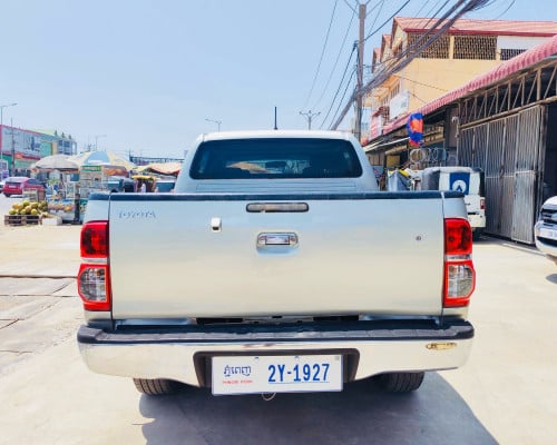 Toyota Hilux Vigo 2014 សំណុំហ្សុីន ឡានក្រុមហ៊ុន ថ្មីឥតទាស់