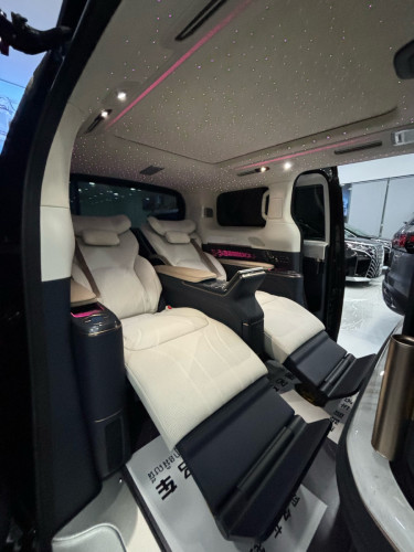 Zeekr 009 Glory VIP 4 Seats