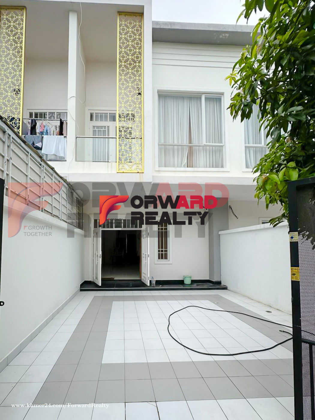 ๐ก 2 Bedrooms Link house available for rent in Chroy Changva Area (Borey The Flora))