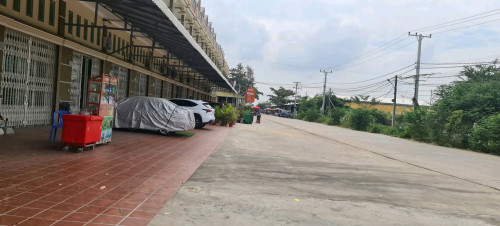 ផ្ទះលក់ បុរីសុខចម្រើន