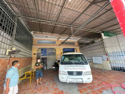 ផ្ទះអាជីវកម្ម ២ល្វែងជាប់គ្នា សម្រាប់ជួល 2 Shophouses for Rent Surrounding Khan DangKao