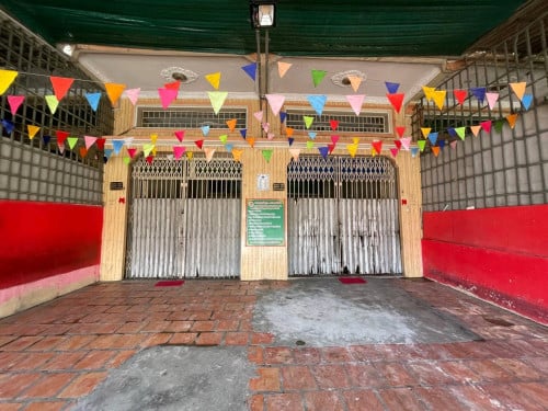 ផ្ទះអាជីវកម្ម ២ល្វែងជាប់គ្នា សម្រាប់ជួល 2 Shophouses for Rent Surrounding Khan DangKao