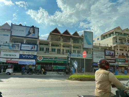 ផ្ទះអាជីវកម្ម ២ល្វែងជាប់គ្នា សម្រាប់ជួល 2 Shophouses for Rent Surrounding Khan DangKao