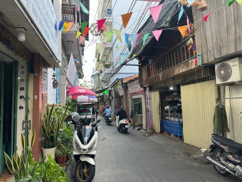 ផ្ទះលក់ នៅចំការមន ភ្នំពេញ ( ម្ទាស់ផ្ទះ ផ្ទាល់ )